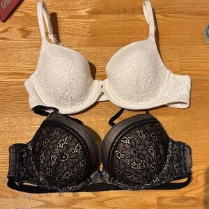 Victoria’s Secret Lot of 2 Bras 36B NWOT Ivory and Black ❤️❤️❤️
